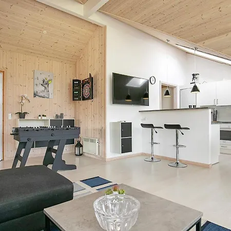 8 Person In Idestrup Bøtø By