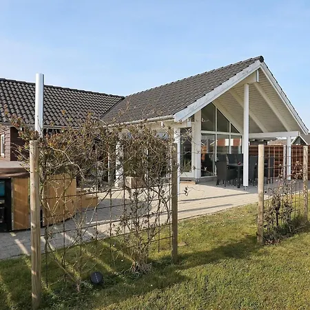 8 Person In Idestrup Bøtø By