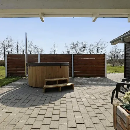 8 Person In Idestrup Bøtø By